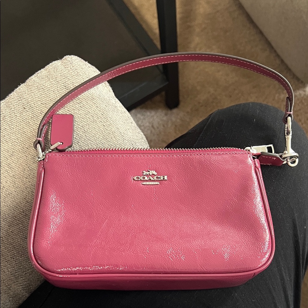 Coach Nolita 19